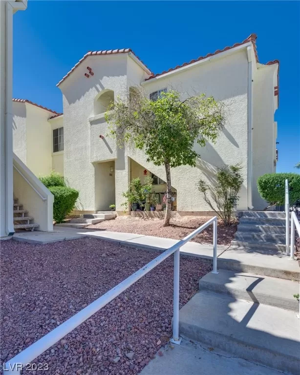 MLS: 2529030 Condo For Sale