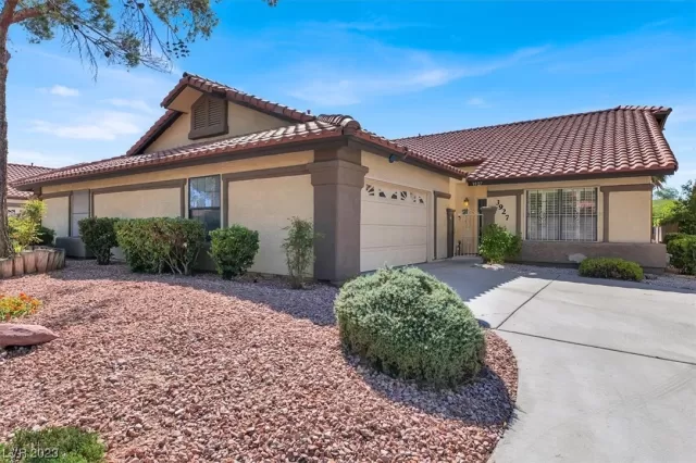 MLS: 2529032 Condo For Sale