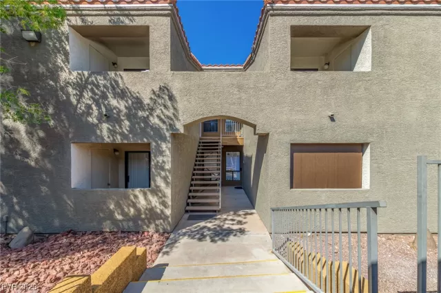 MLS: 2529039 Condo For Sale