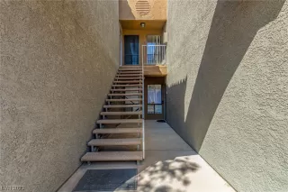 Photo #1: 2529039 Listing 