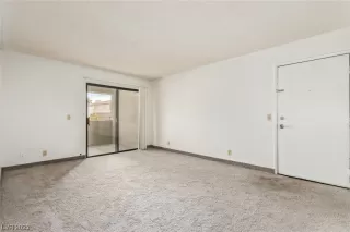 Photo #5: 2529039 Listing 