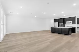 Photo #4: 2529053 Listing 