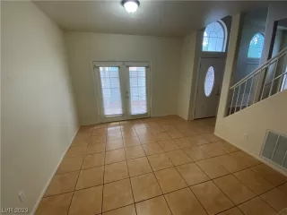 Photo #3: 2529077 Listing 