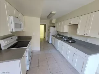 Photo #4: 2529079 Listing 