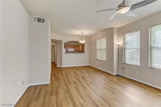 Photo #6: 2529082 Listing