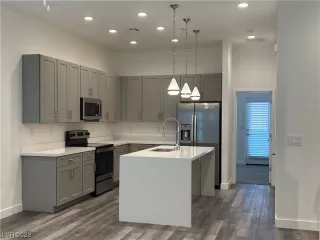 Photo #4: 2529101 Listing 