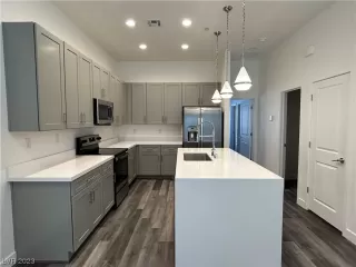 Photo #5: 2529101 Listing 