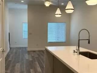 Photo #6: 2529101 Listing 