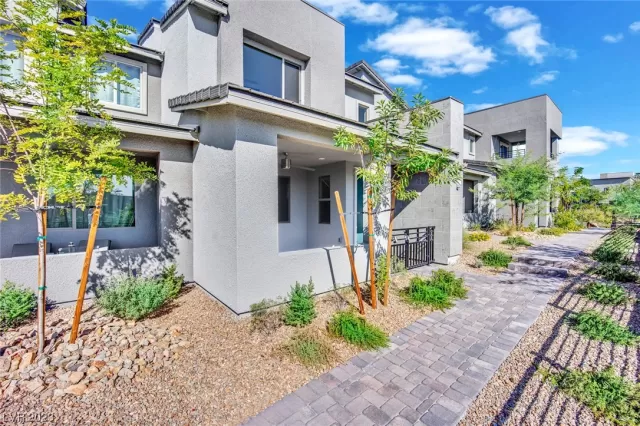 MLS: 2529103 Condo For Sale