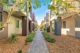 Photo #2: 2529109 Listing