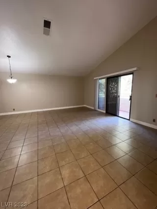 Photo #2: 2529144 Listing 