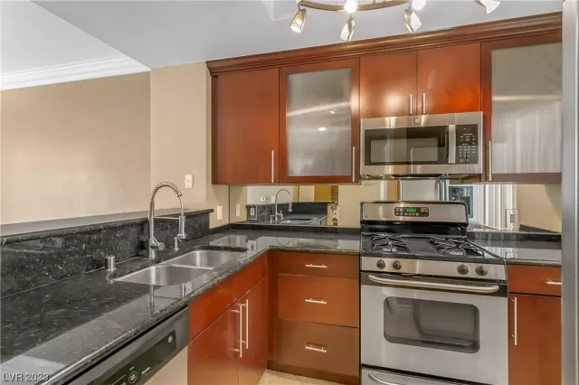 MLS: 2529167 Condo For Sale