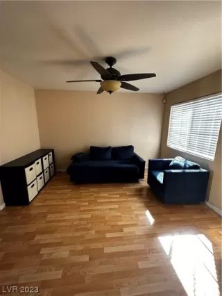 Photo #3: 2529177 Listing