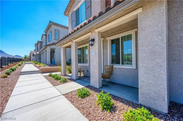 MLS: 2529238 Condo For Sale