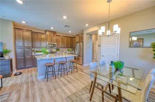 Photo #5: 2529238 Listing