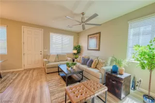 Photo #6: 2529238 Listing