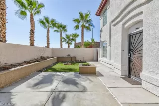 Photo #1: 2529298 Listing