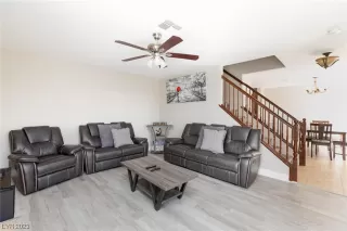 Photo #3: 2529298 Listing