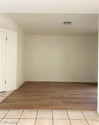 Photo #3: 2529323 Listing