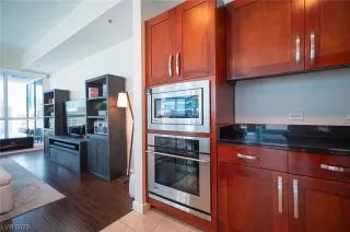 Photo #6: 2529378 Listing