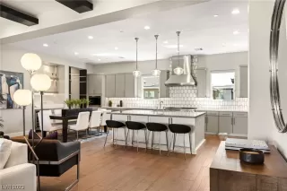 Photo #3: 2529434 Listing