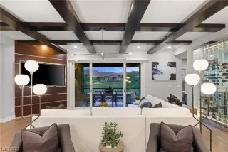 Photo #6: 2529434 Listing