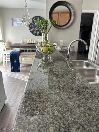 Photo #6: 2529459 Listing 