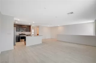 Photo #5: 2529478 Listing