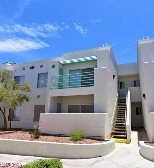 MLS: 2529526 Condo For Sale