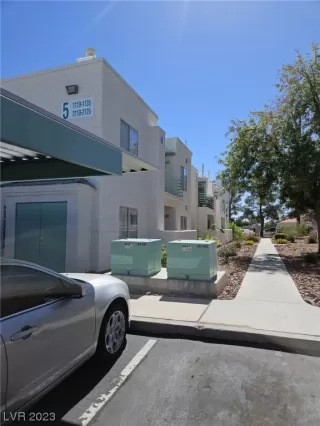 Photo #1: 2529526 Listing