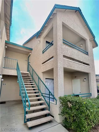 Photo #1: 2529536 Listing 