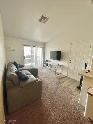 Photo #4: 2529536 Listing 