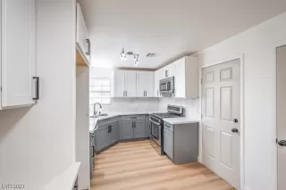 Photo #2: 2529541 Listing 