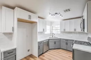 Photo #3: 2529541 Listing 