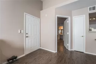 Photo #4: 2529565 Listing