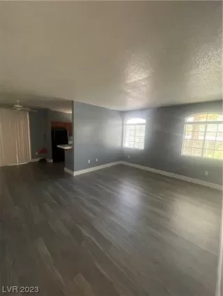 Photo #4: 2529568 Listing