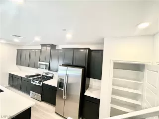 Photo #5: 2529571 Listing 