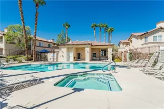 Photo #6: 2529577 Listing