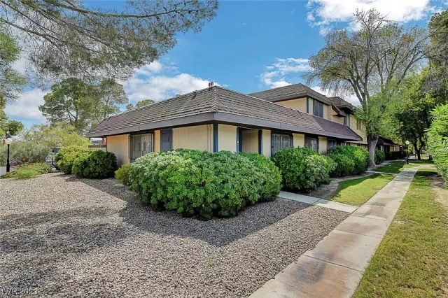 MLS: 2529578 Condo For Sale