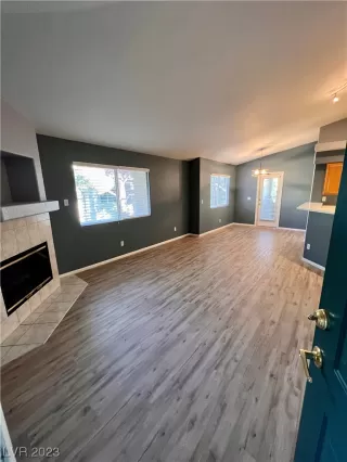 Photo #4: 2529618 Listing 