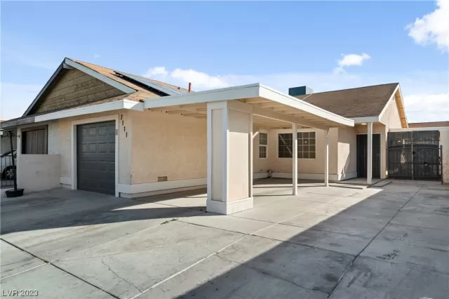 MLS: 2529624 Condo For Sale