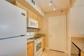 Photo #4: 2529631 Listing