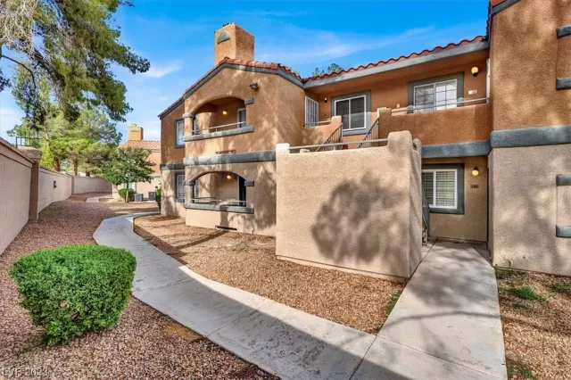 MLS: 2529661 Condo For Sale