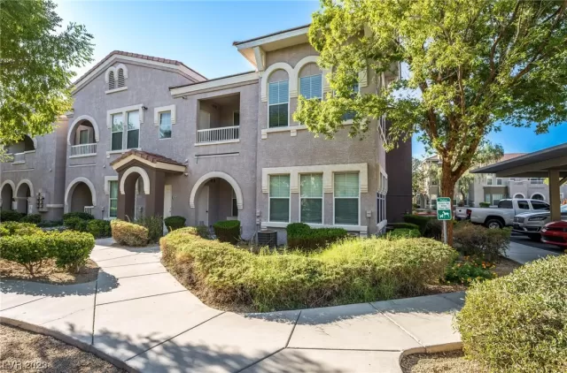 MLS: 2529687 Condo For Sale