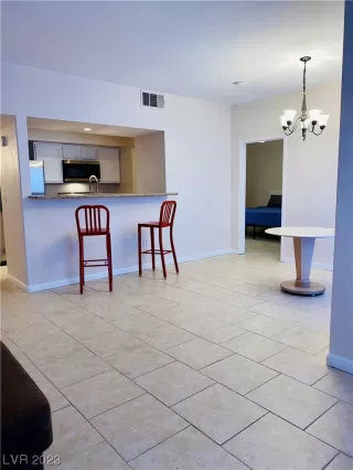 Photo #5: 2529698 Listing 