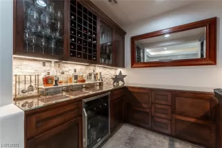 Photo #4: 2529717 Listing