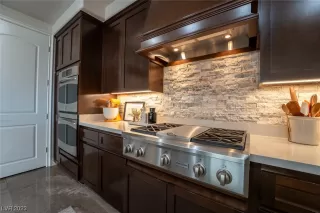 Photo #5: 2529717 Listing