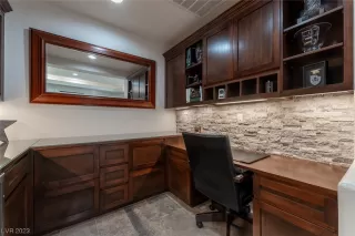 Photo #6: 2529717 Listing