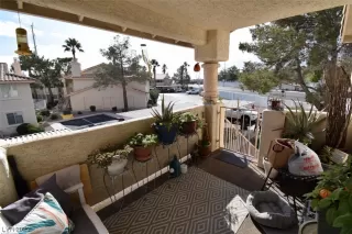 Photo #3: 2529742 Listing