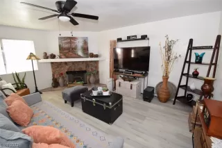 Photo #5: 2529742 Listing